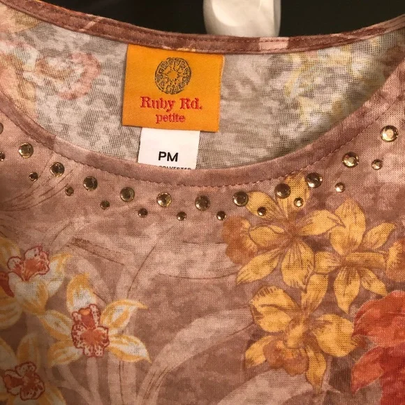 Ruby Rd top - Picture 2 of 3